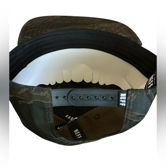 Neff Men's Camouflage Snapback Hat - Picture 7 of 9